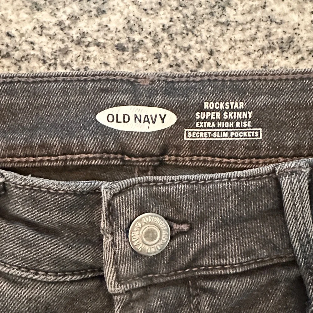 Old Navy Rockstar Extra High Rise Jeans - Dark Gray size 12 - Picture 2 of 10